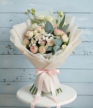 Букет цветов из:  Розы и Лизиантусы в Козловке