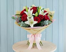 Букет цветов из:  Лилии и Розы в Козловке