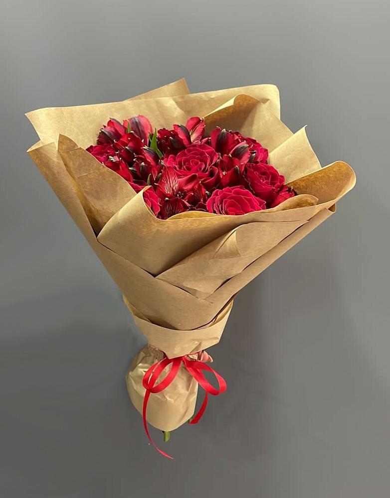 Букет цветов из: Альстромерии и Розы в Козловке