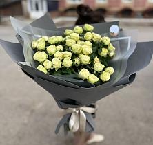 Букет Белые кустовые розы Солинеро в Козловке