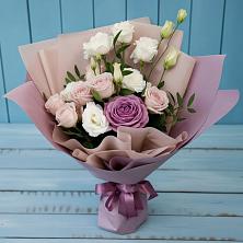 Букет цветов из:  Розы и Лизиантусы в Козловке