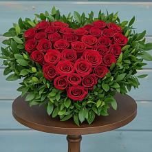 Цветочная композиция из Розы в виде сердца в Козловке