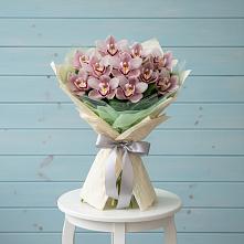 Букет цветов из:  Орхидеи и Розы в Козловке