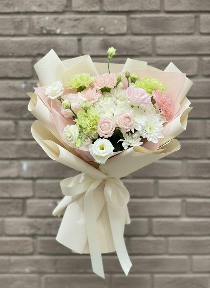 Букет цветов из: Гвоздики, Розы, Лизиантусы и Хризантемы в Козловке