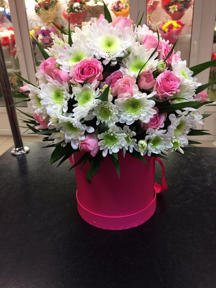 Цветочная композиция из Розы и Хризантемы в шляпной коробке в Козловке