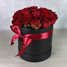 Цветочная композиция из Розы в шляпной коробке в Козловке