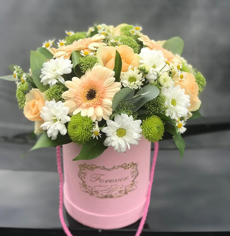 Цветочная композиция из Розы, Герберы и Хризантемы в шляпной коробке в Козловке