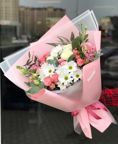 Букет цветов из: Розы, Лизиантусы и Хризантемы в Козловке