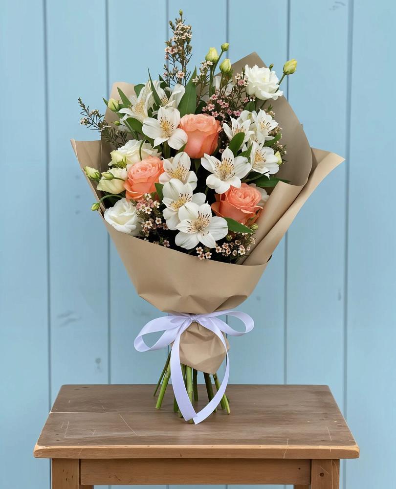 Букет цветов из: Альстромерии, Лизиантусы, Розы и Хризантемы в Козловке