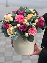 Цветочная композиция из Розы в шляпной коробке в Козловке